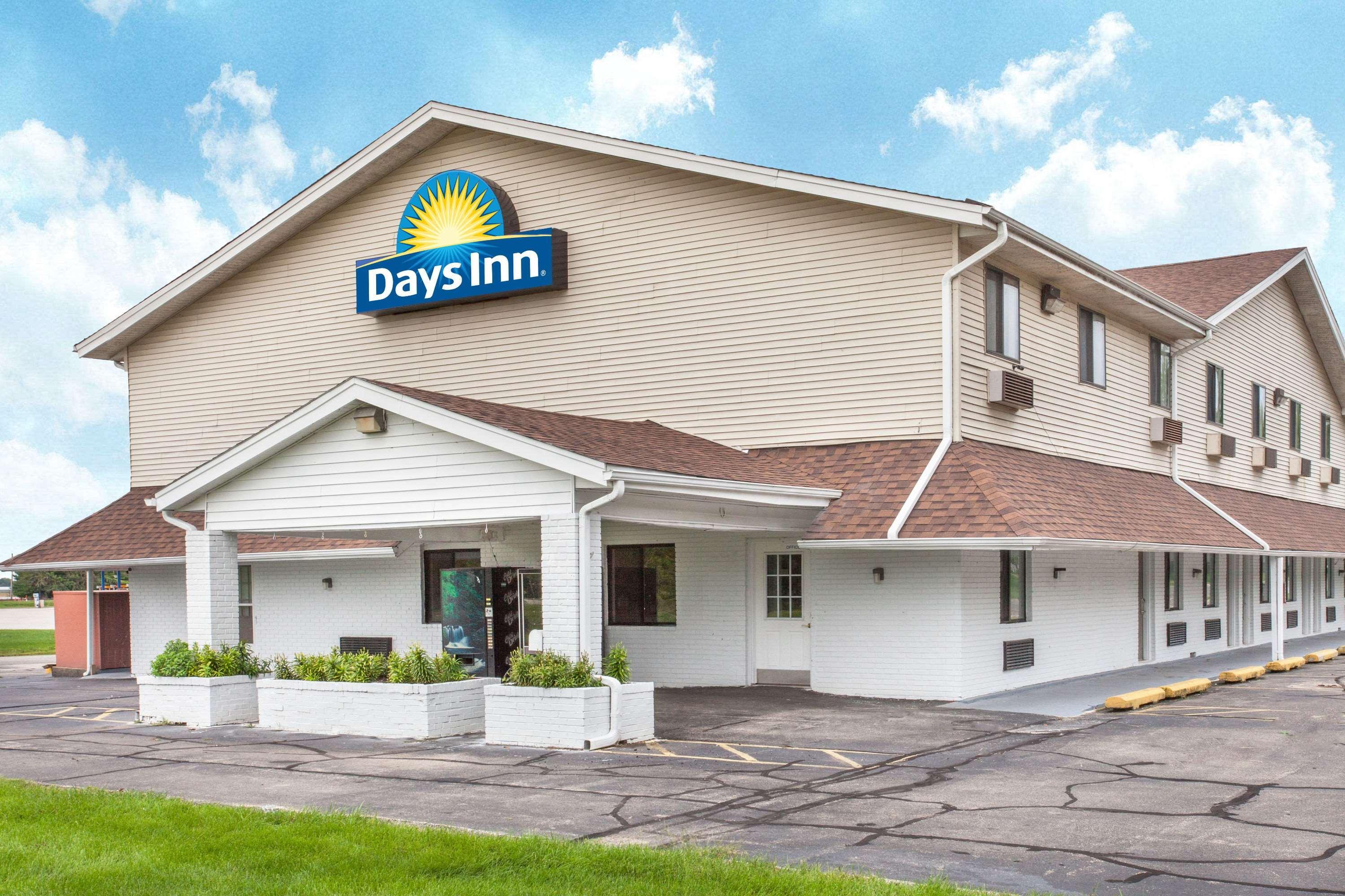 Days Inn By Wyndham Farmer City Exterior photo