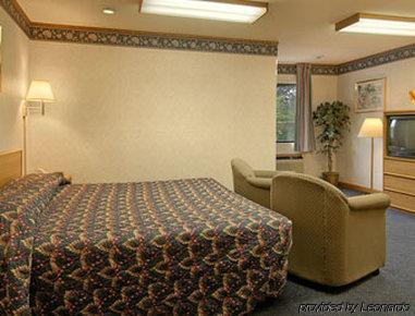 Days Inn By Wyndham Farmer City Room photo
